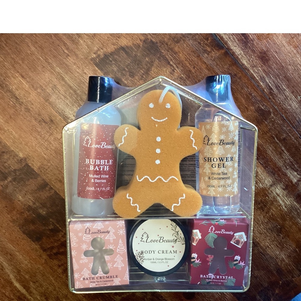 Love Beauty Gingerbread House Bath Body Gift Set 6pc Mulled Wine White Tea New